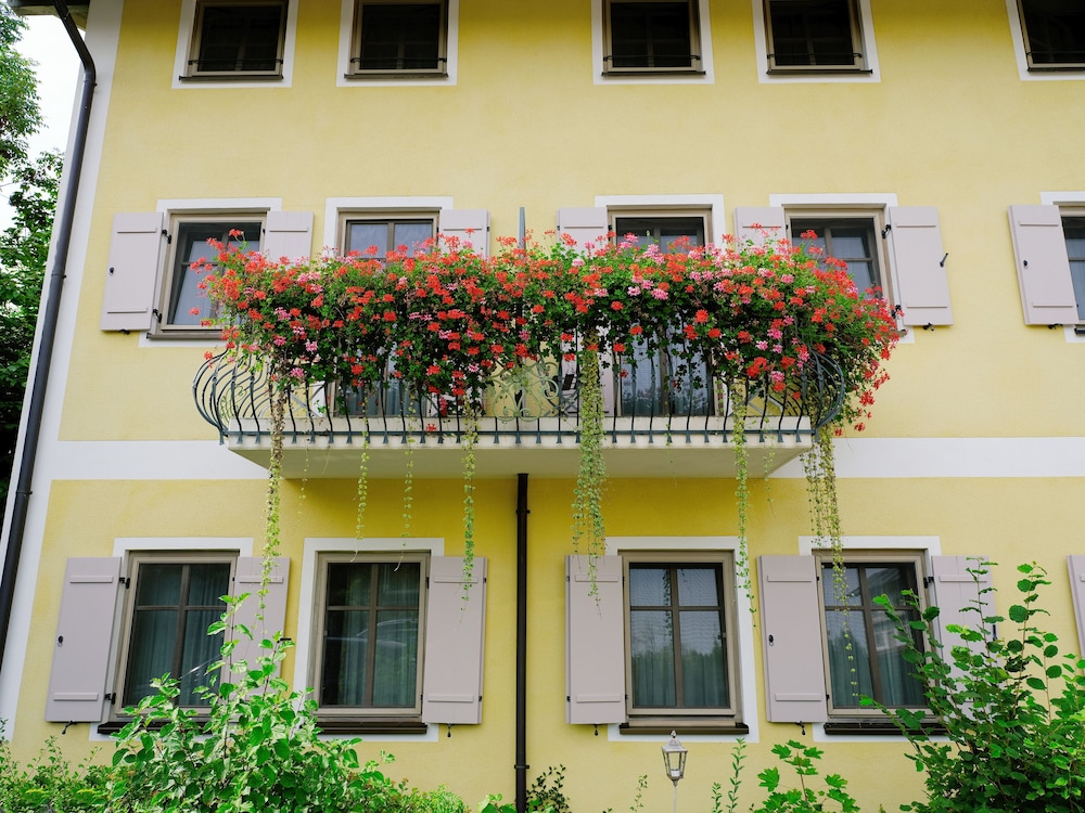 Hotel Neuwirt 1/44
