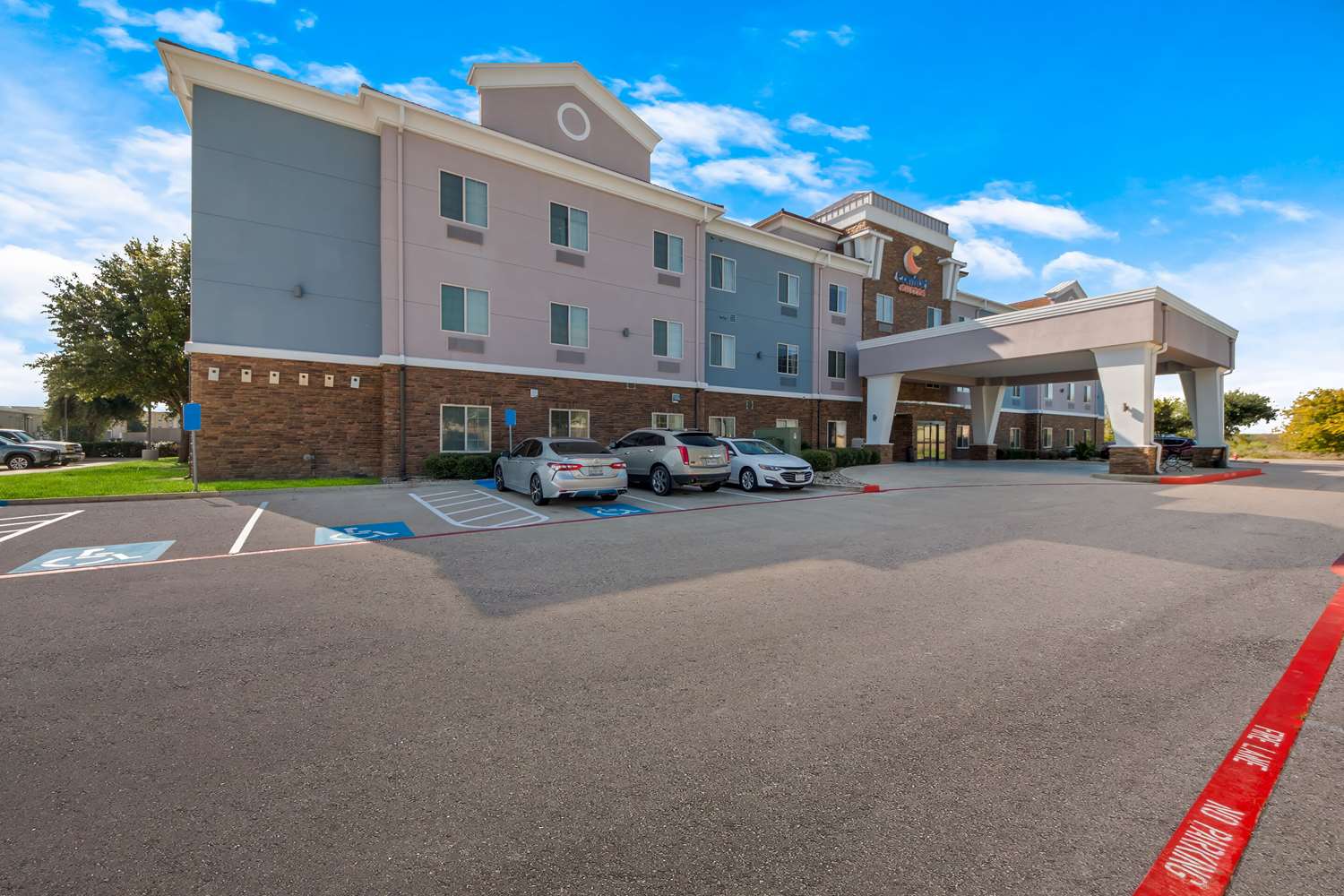 Comfort Suites Bastrop 32/36