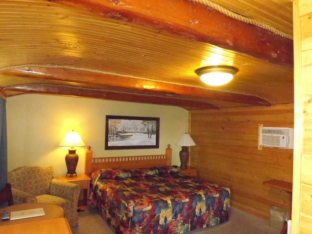 Z Bar Cabins and Motel 30/43