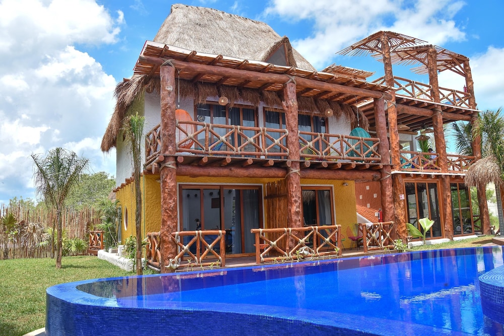 Soho Boutique Holbox 2/50