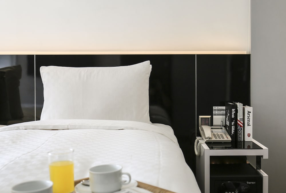 CityInn Hotel Plus Taichung Station Branch photo5