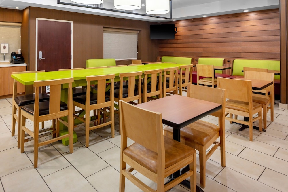 Fairfield Inn Tallahassee North/I-10 37/55
