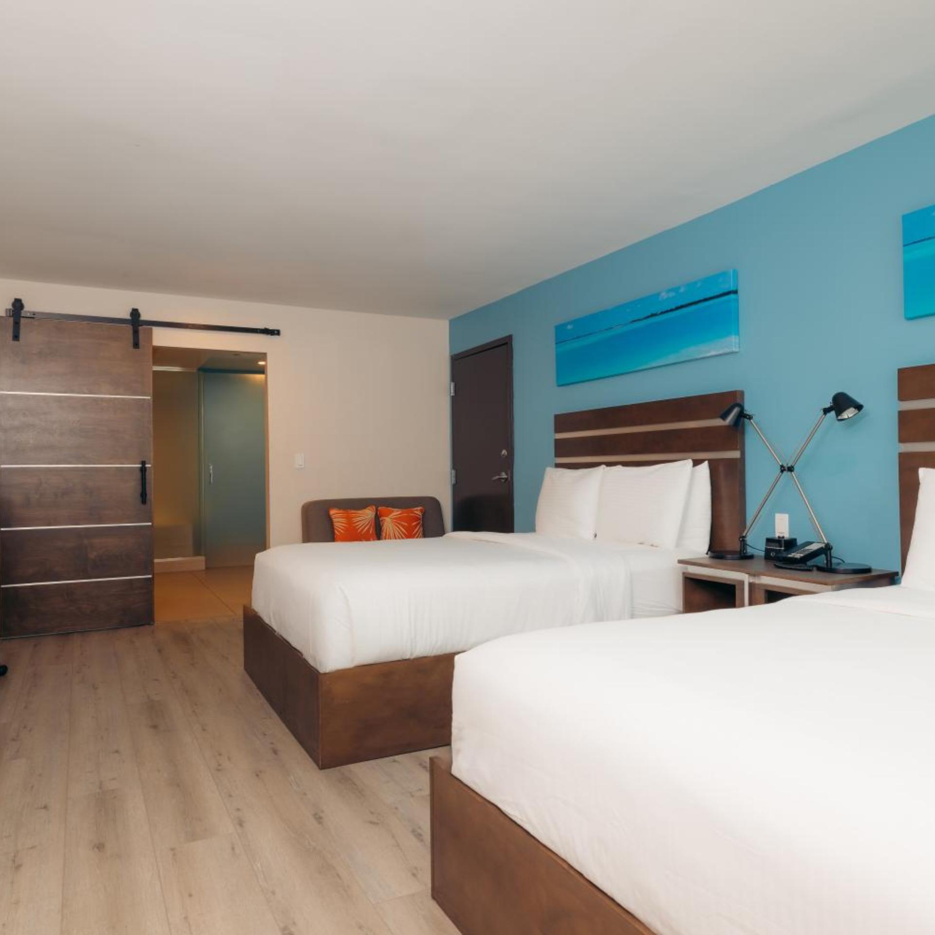 جناح بسريرين كوين بحوض استحمام، The Cove Hotel, Ascend Hotel Collection 3/10