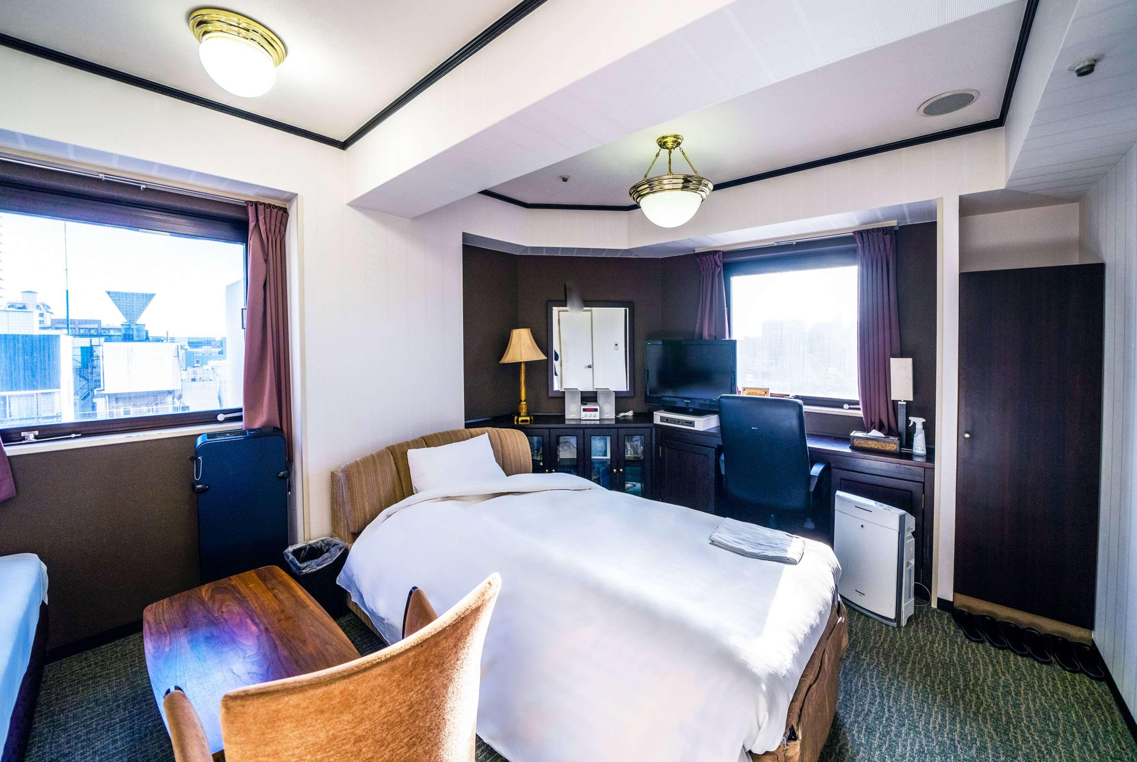 Room, Twin Beds