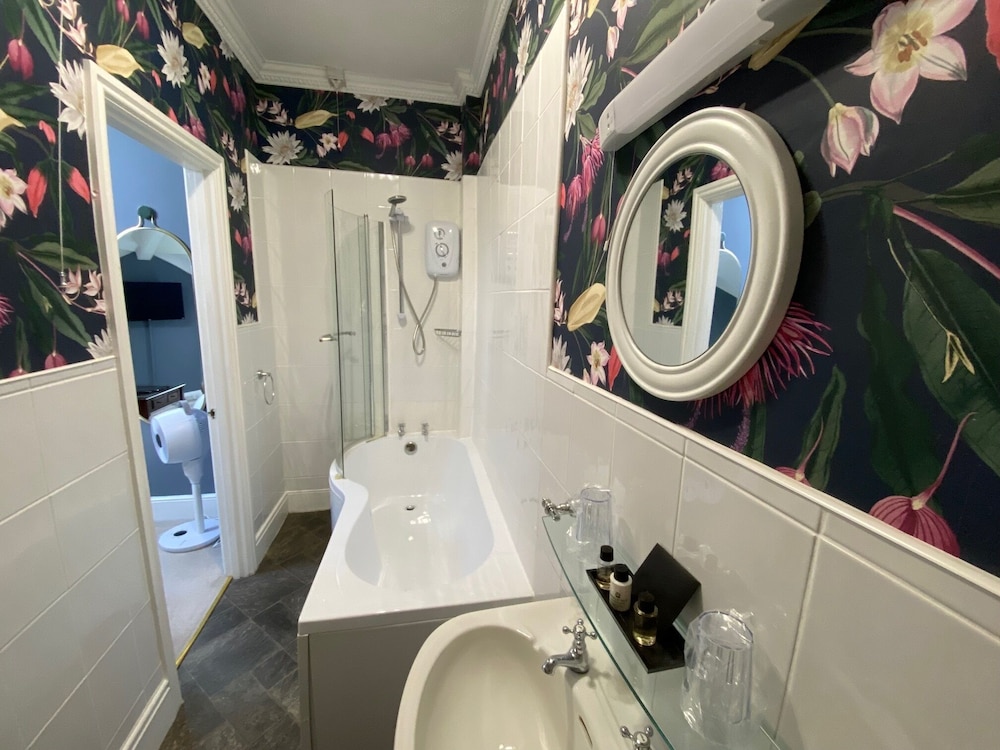 Elm Grove Country House 50/50