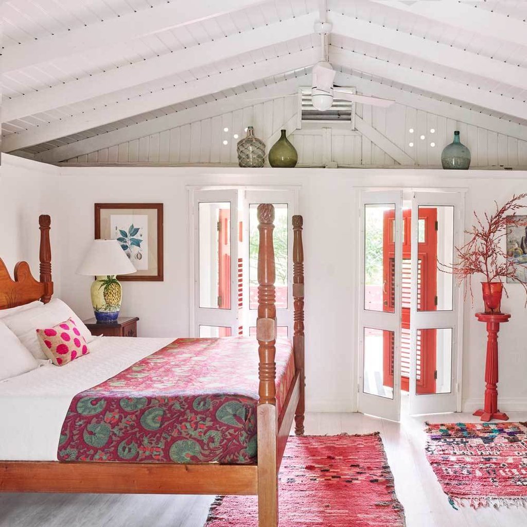 Paradise, Cottage