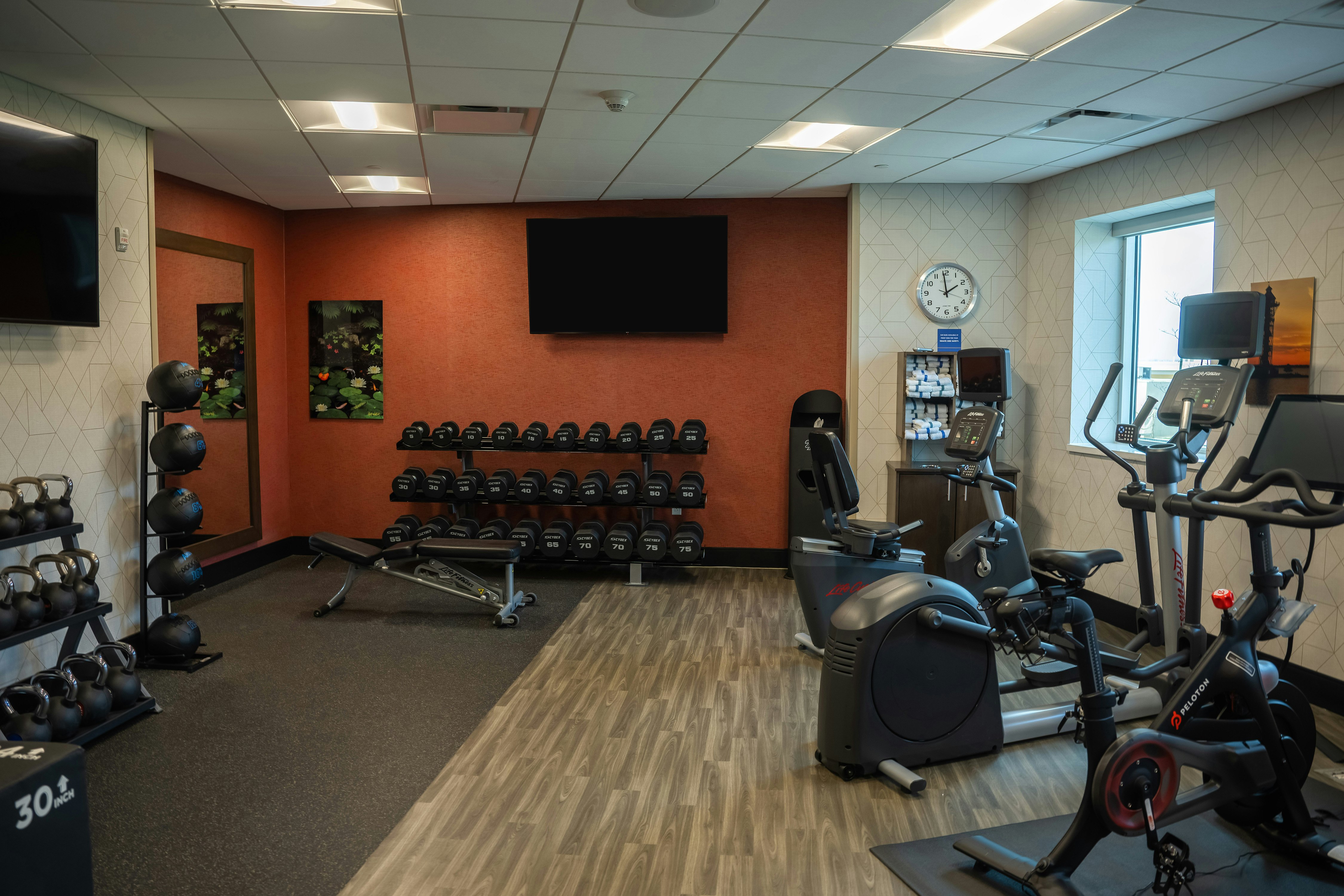 Hampton Inn & Suites Erie Bayfront 40/54