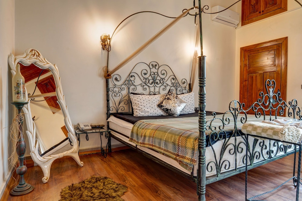 Kerem ile Asli Butik Otel 20/50