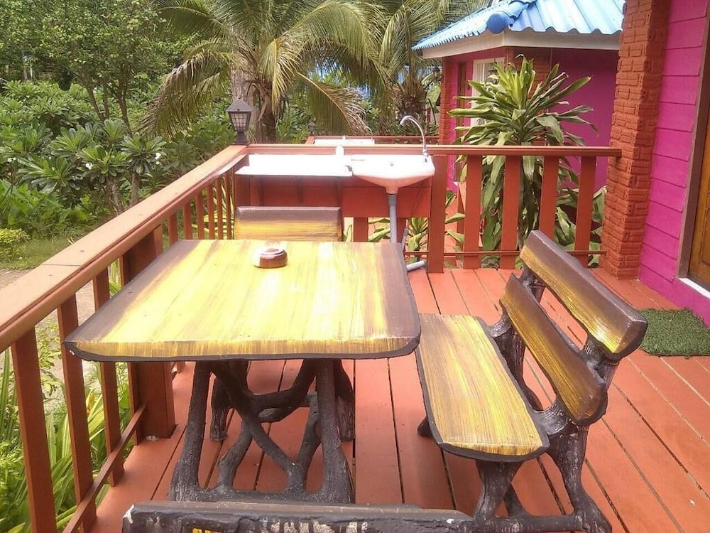 Phuchomjan Resort 8/29