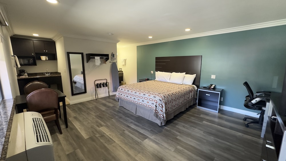 Garden Inn Suites 13/55