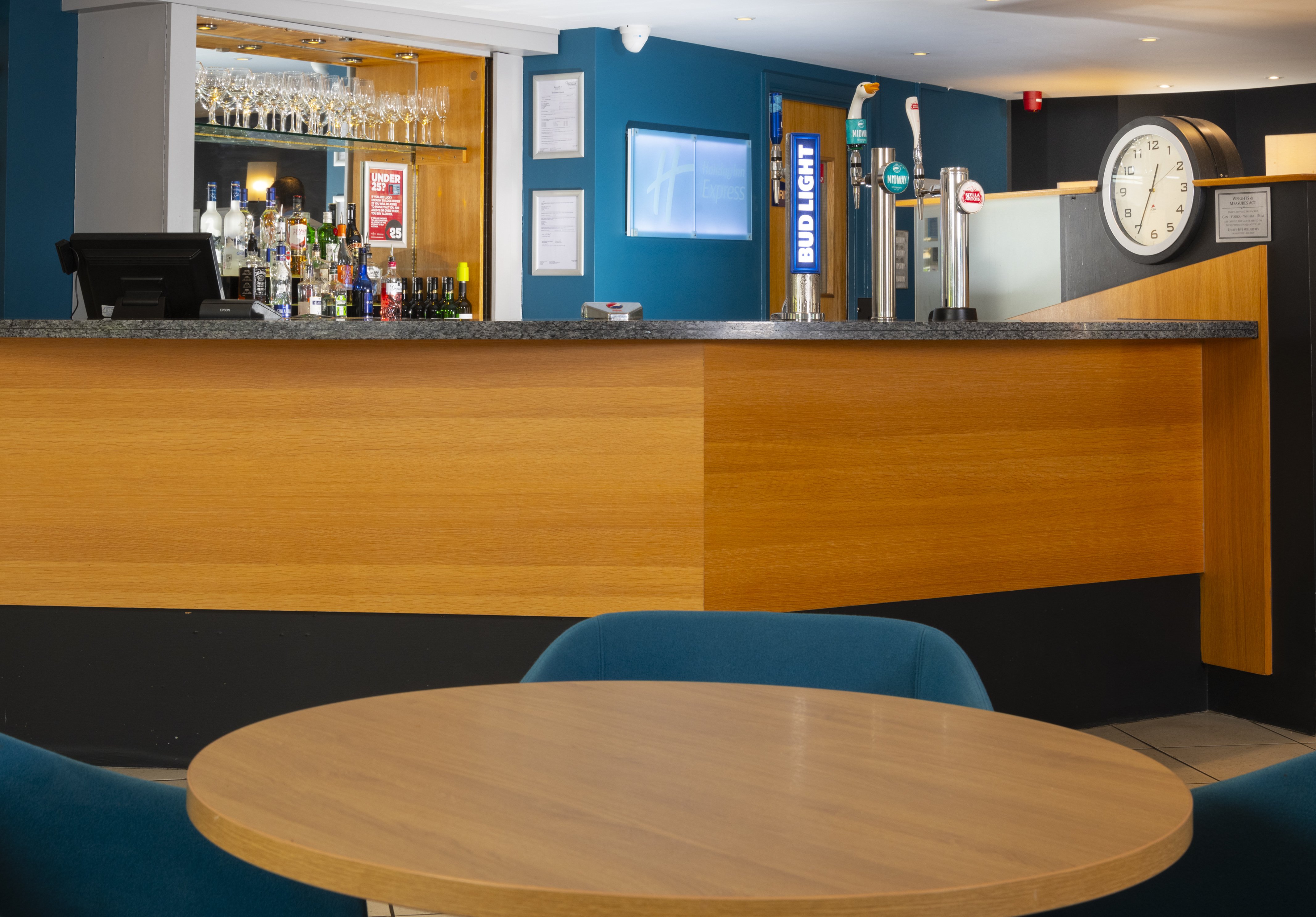 Holiday Inn Express Gloucester South 15/24