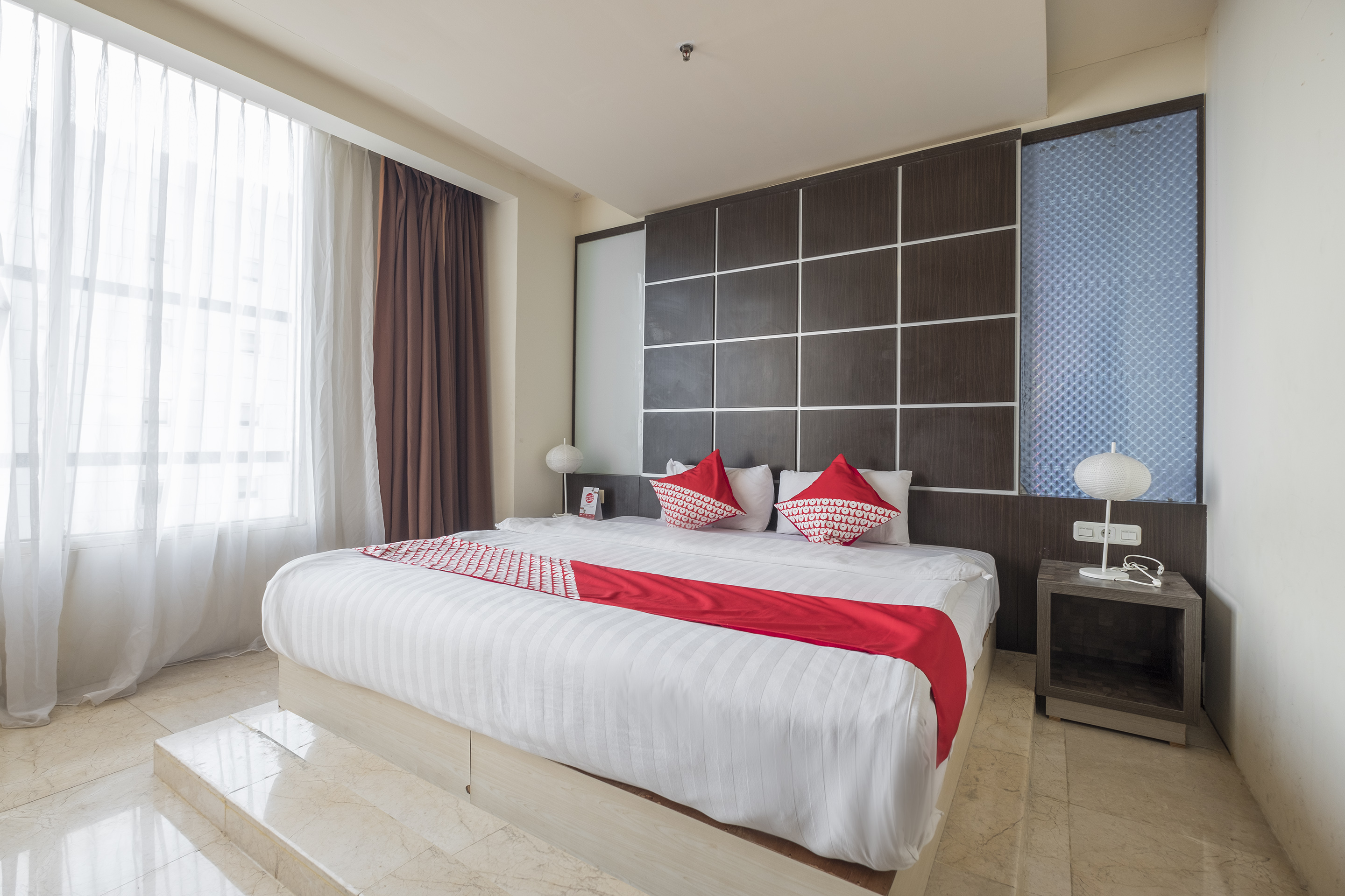 Lynt Hotel Makassar 8/31