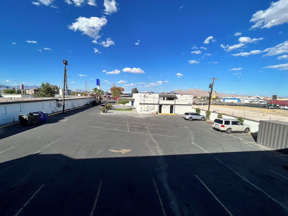 Motel6 Las Vegas, NV - Downtown Fremont St 24/31