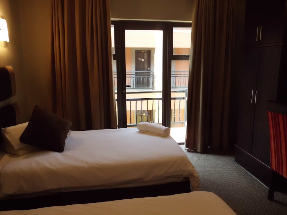 Bains Lodge 13/41