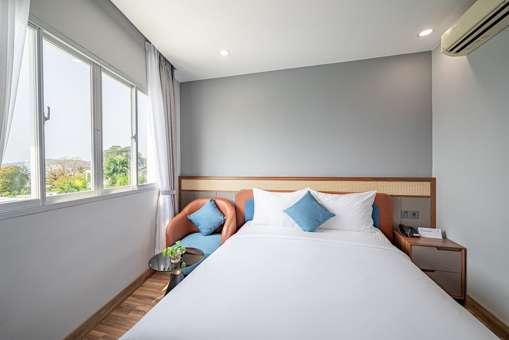 Tahiti Central Hotel 13/59