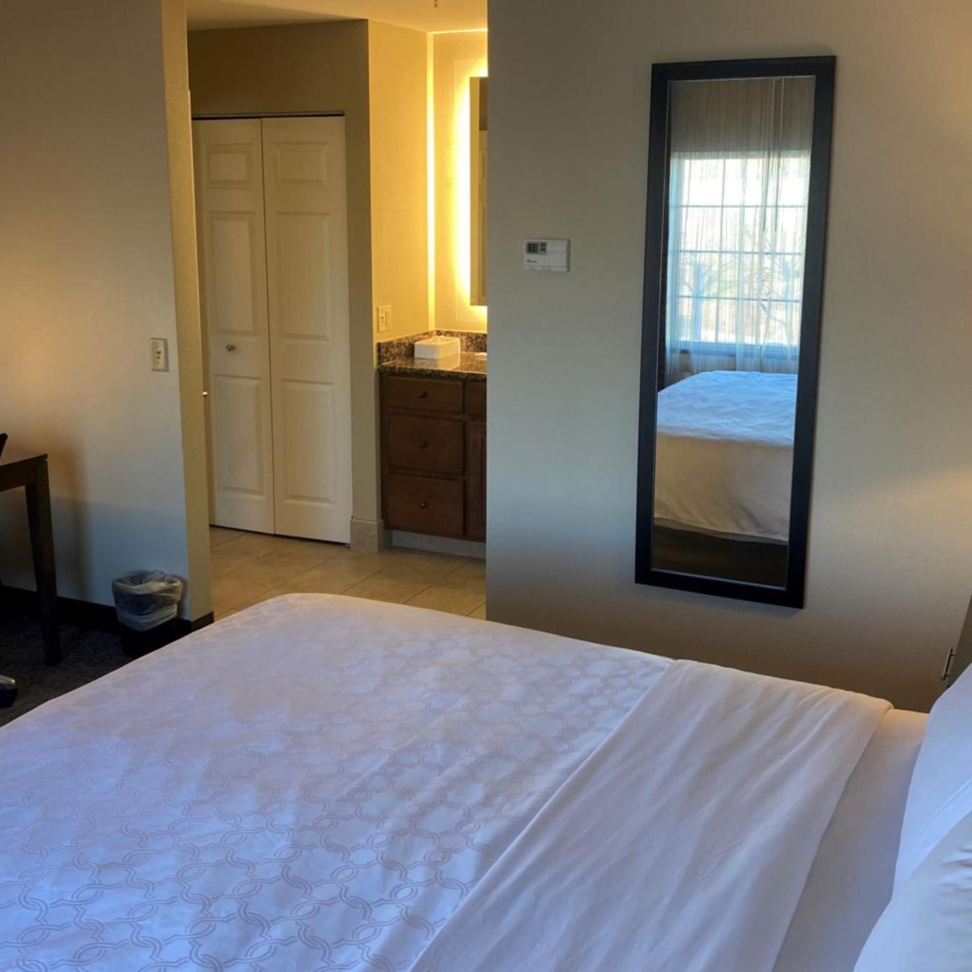 1 Bedroom, Deluxe, Suite, Queen Bed