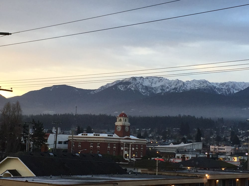 Port Angeles Inn 8/54