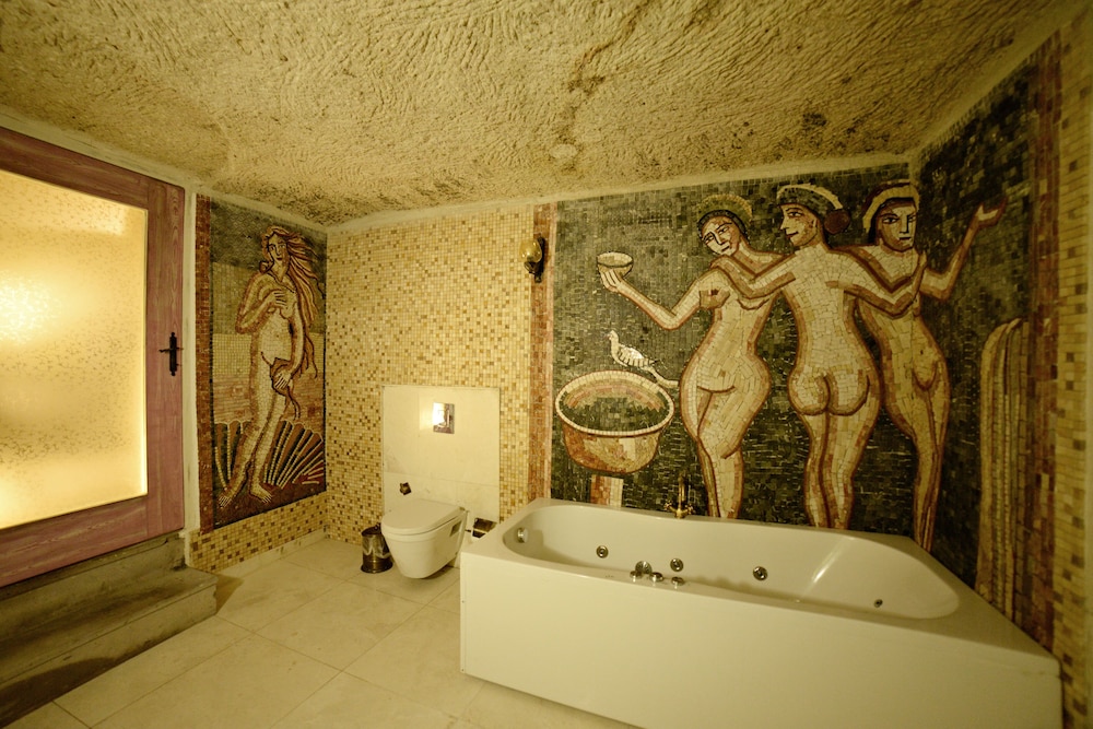 Caftan Cave Suites 29/49