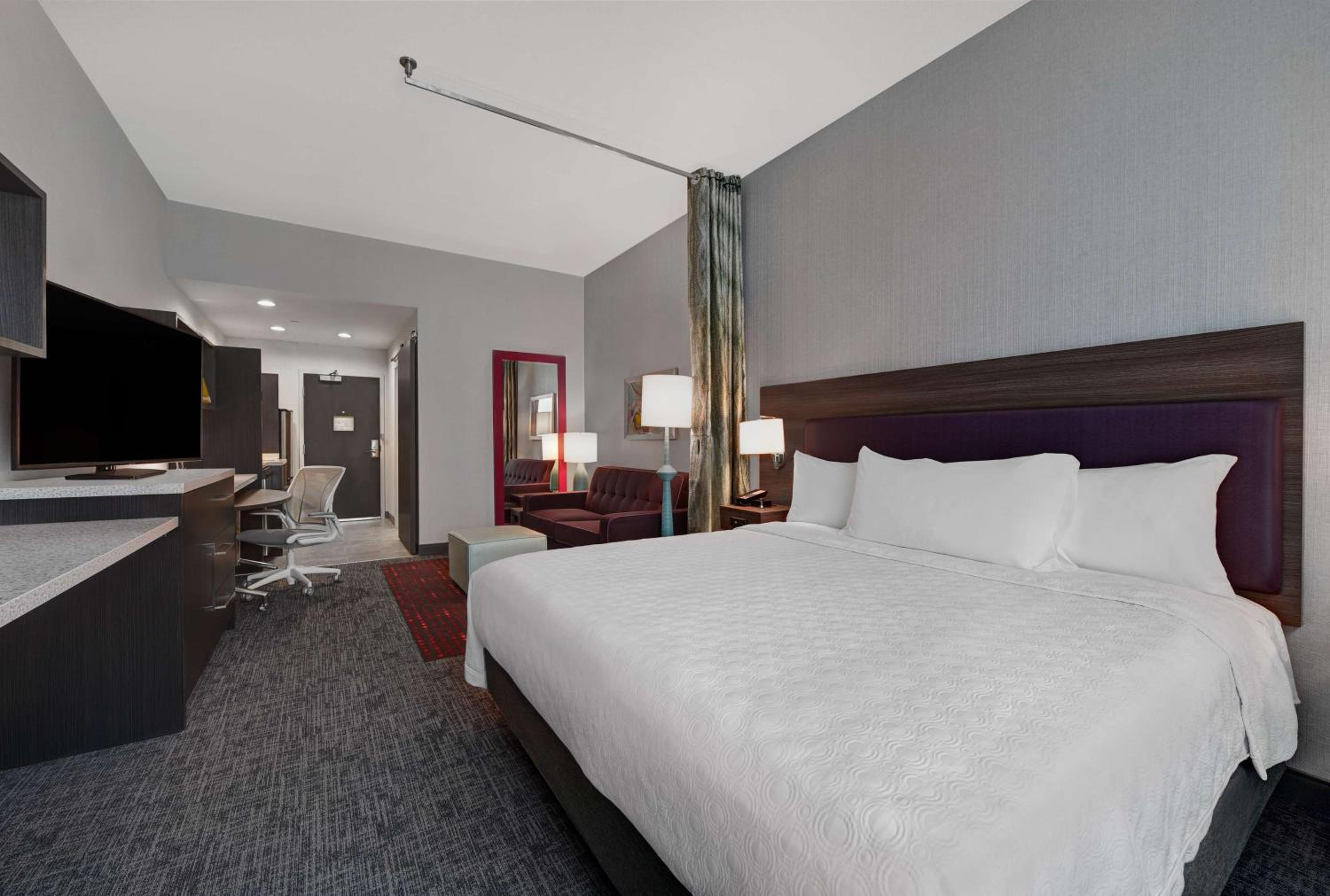 STUDIO, SUITE, KING BED, ACCESSIBLE