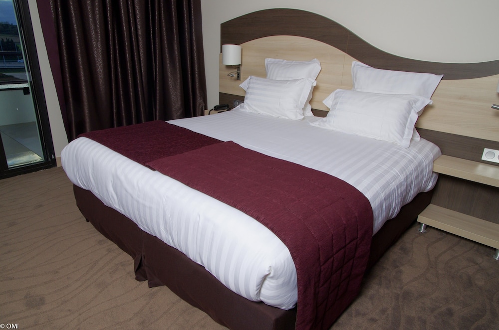 Kyriad Prestige Lyon Est Saint Priest Eurexpo Hotel And Spa 27/72