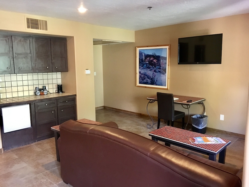 Gold Canyon Golf Resort & Spa 30/50