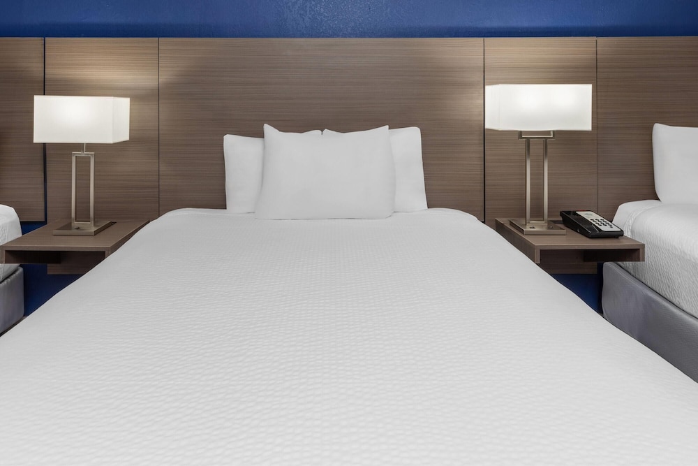 Angel Inn Near IMAX, a Travelodge by Wyndham 23/50
