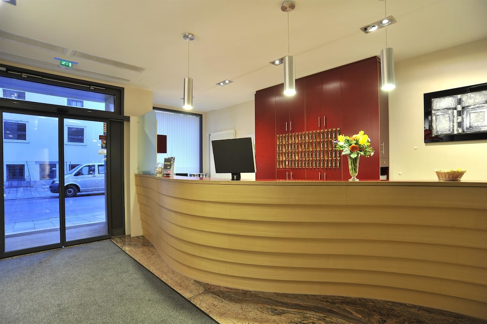 Lobby at Hotel Concorde Munchen, MUNICH