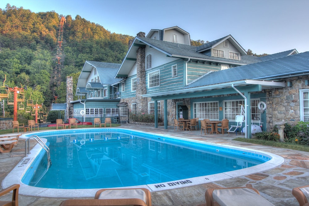 The Historic Gatlinburg Inn 4/66