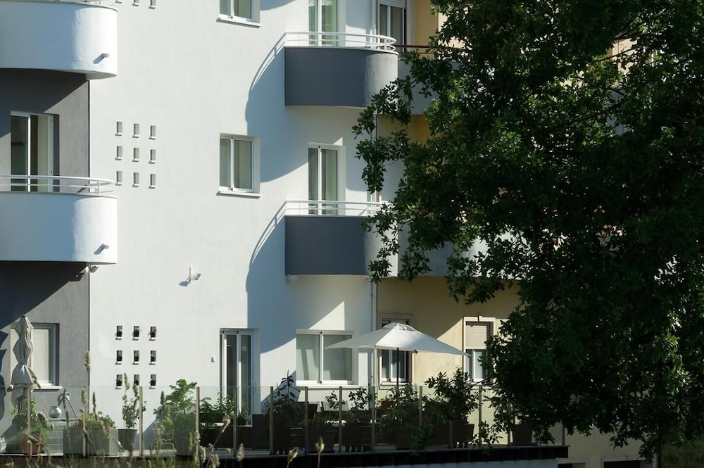 COVA DA IRIA HOTEL 8/45