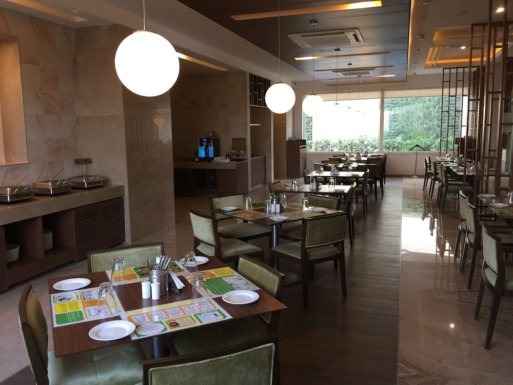 LEMON TREE HOTEL, SECTOR 60, GURUGRAM 50/65