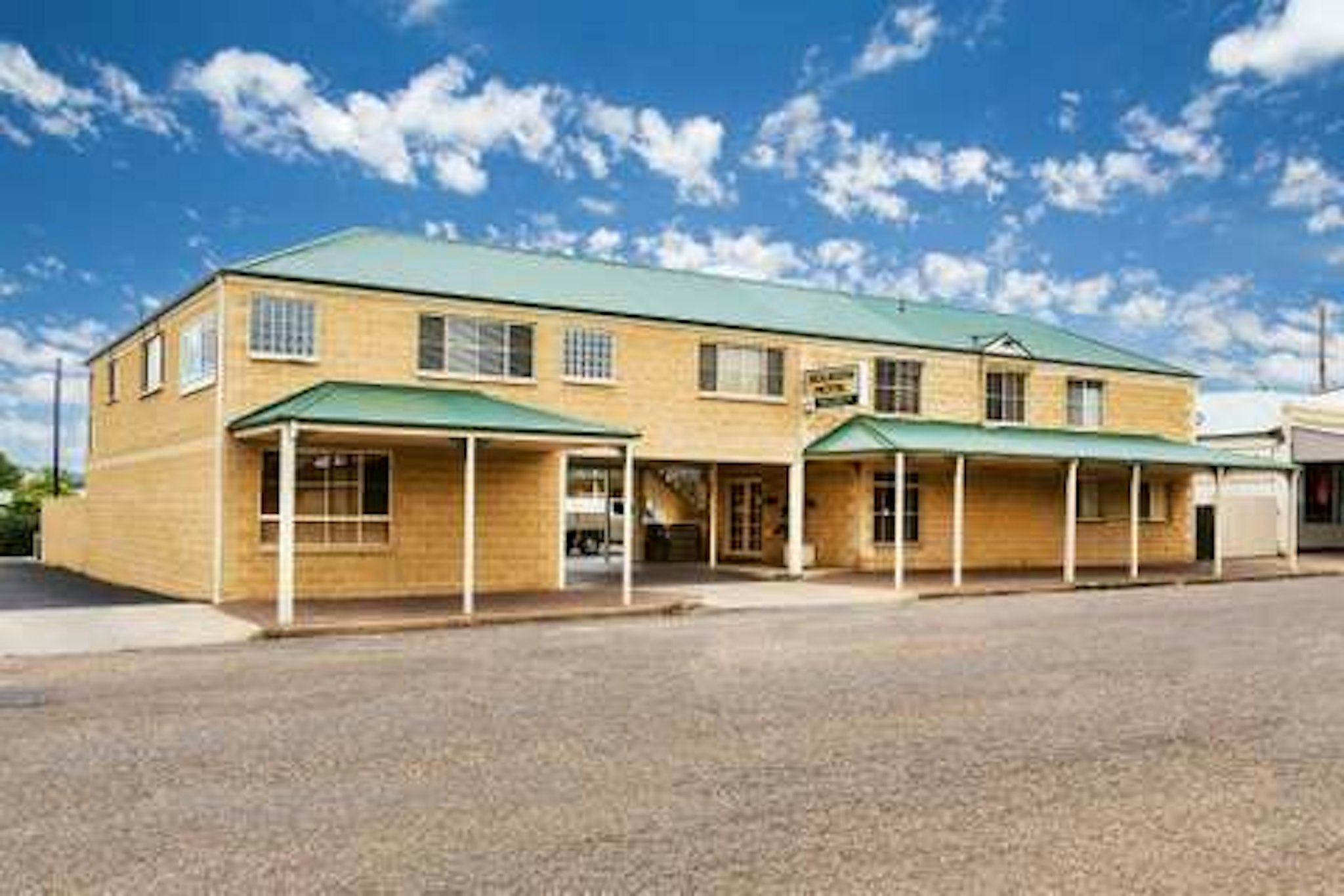 Soldiers Motel 2/31