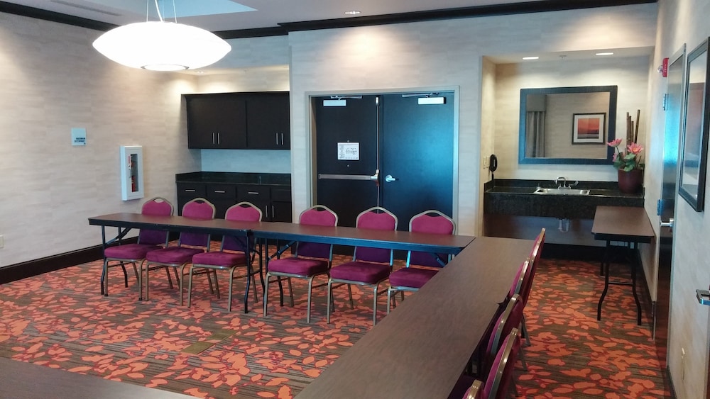 Holiday Inn Express Augusta North 37/53