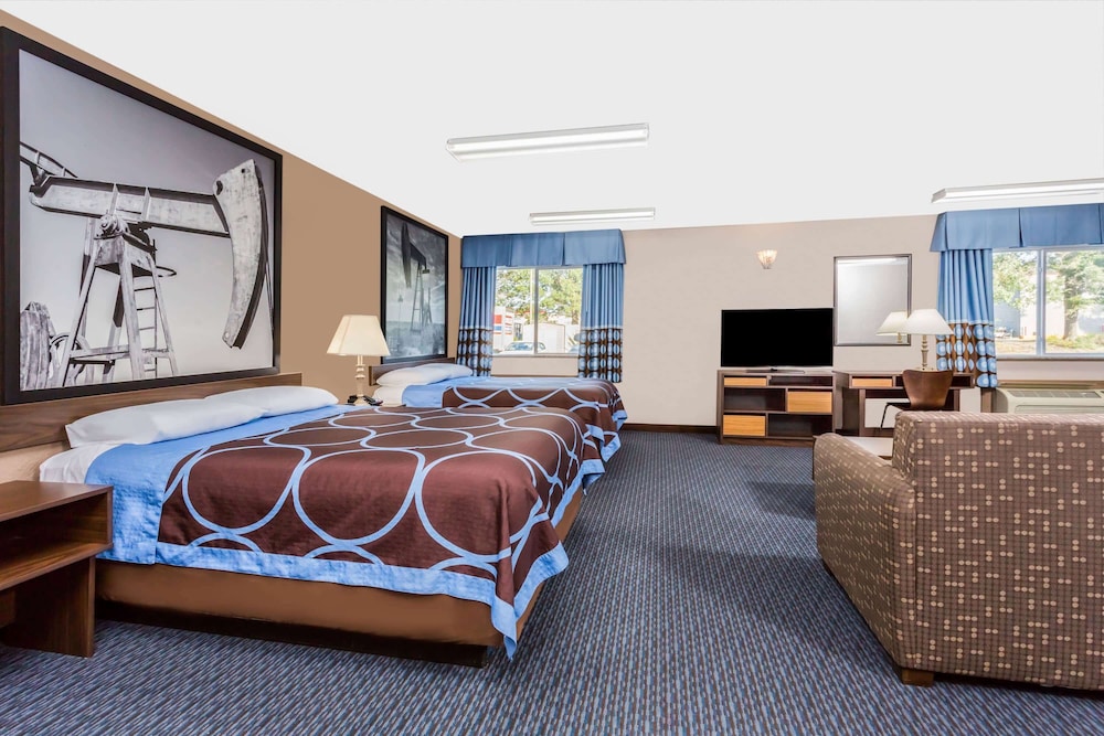 Super 8 By Wyndham El Dorado 5/25