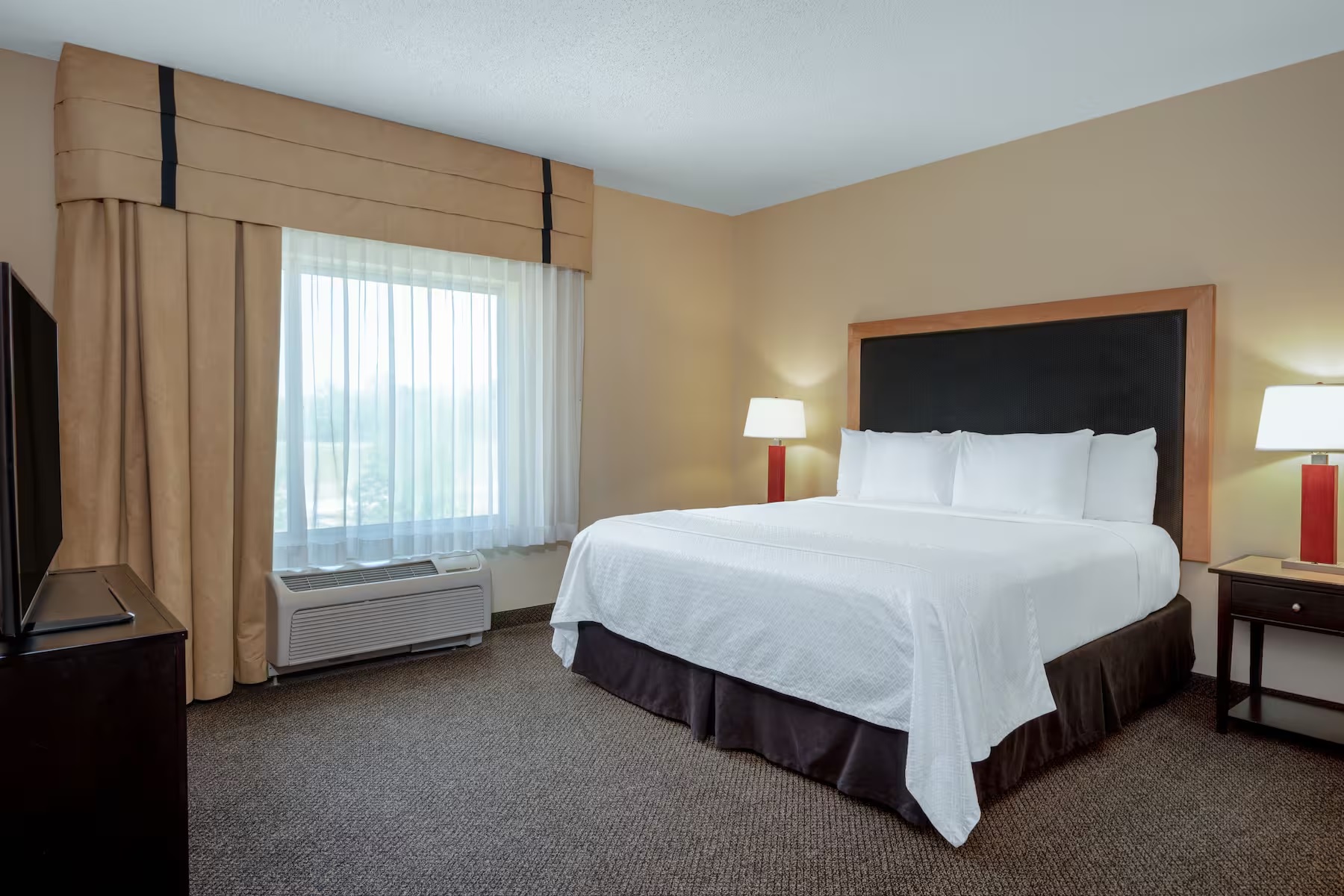 جناح لذوي الإعاقة، Wyndham Noblesville 2/3