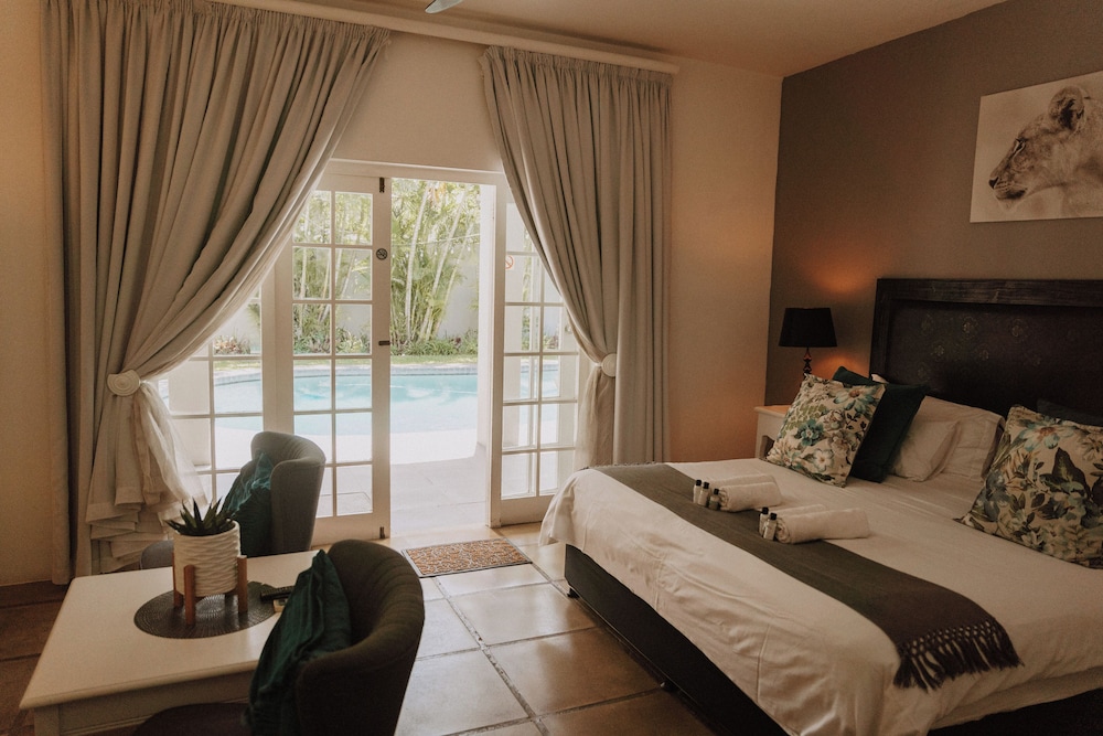 1 BEDROOM, OCEAN BREEZE, DELUXE, KING BED
