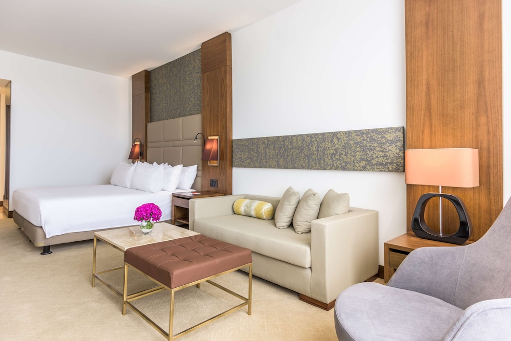 NH Collection Bogota Teleport Royal 36/50