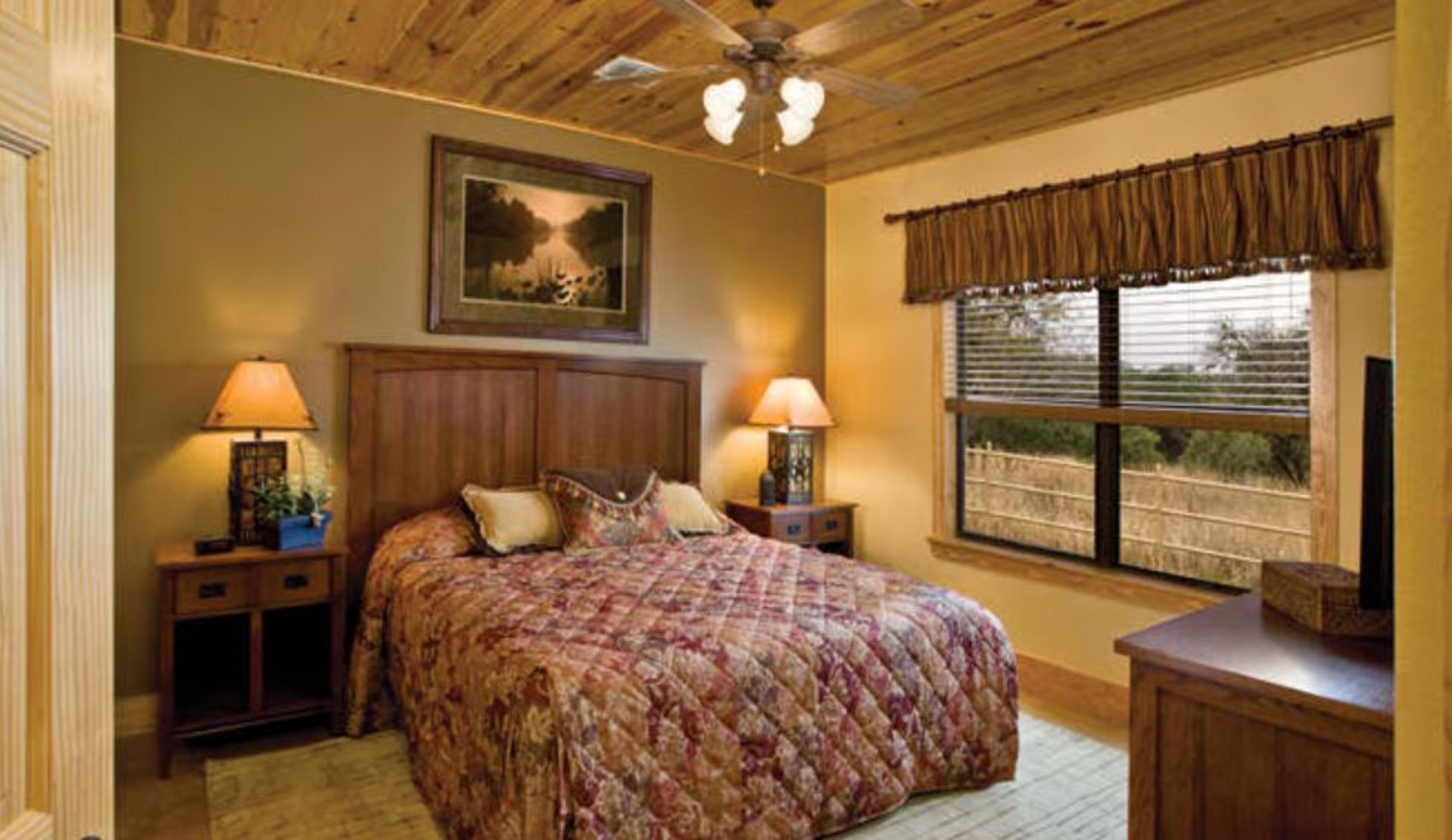3 BEDROOMS, SUITE