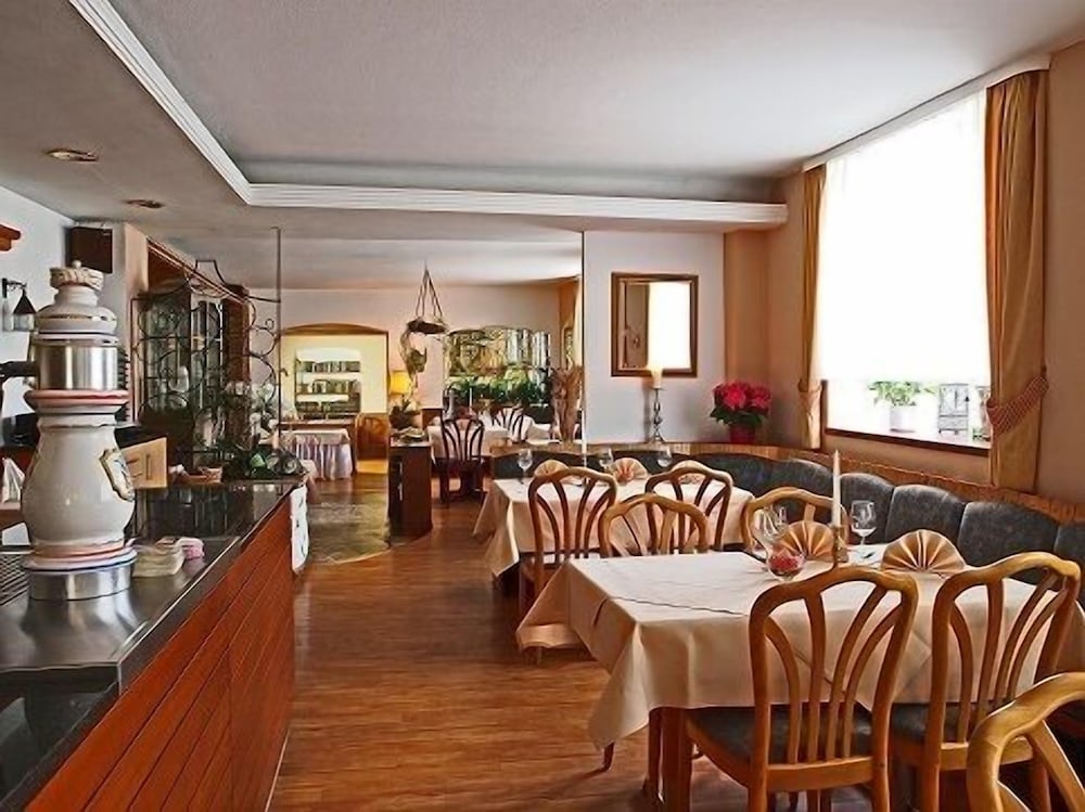 Sternen Hotel and Restaurant 39/50