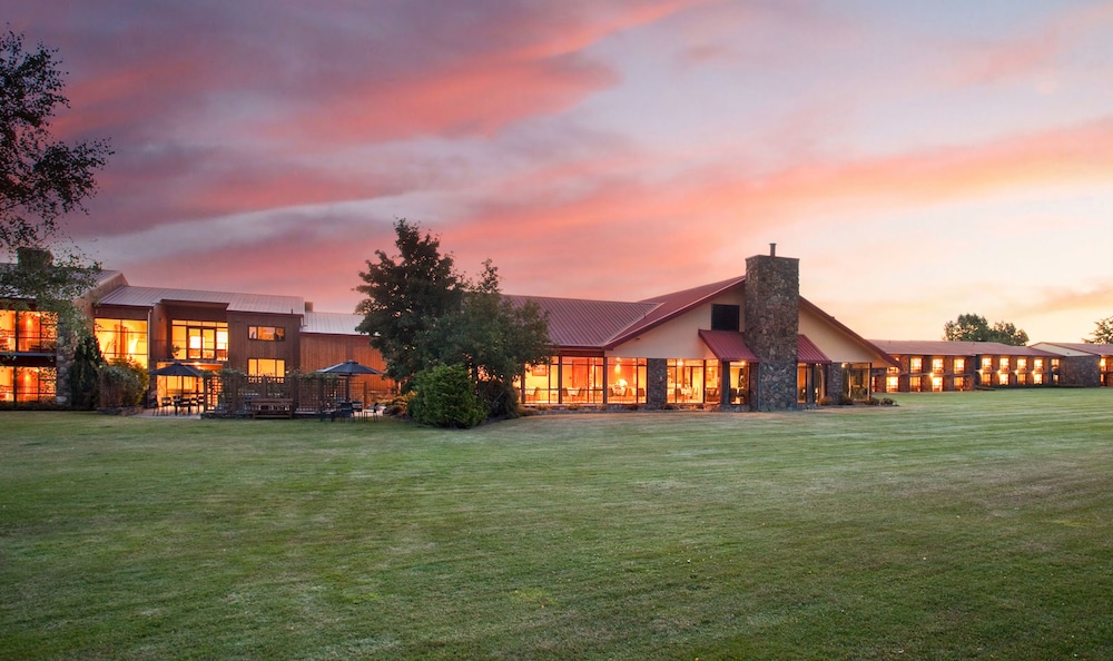 Distinction Mackenzie Country Hotel Twizel 8/57