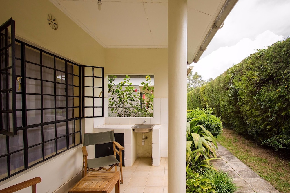 Fina Gardens Resort 3/31