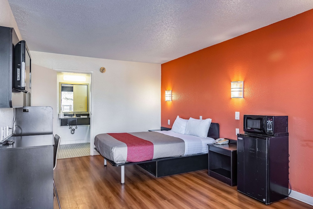 Motel6 Little Rock, AR - West 19/41