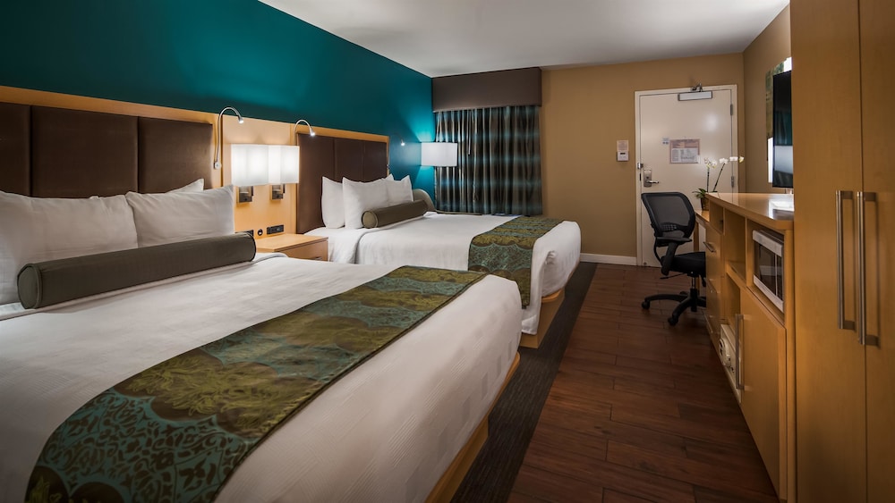 Best Western Plus South Coast Inn 29/72
