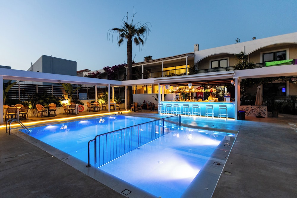 Trefon Hotel Apartments and Family Suites 6/73