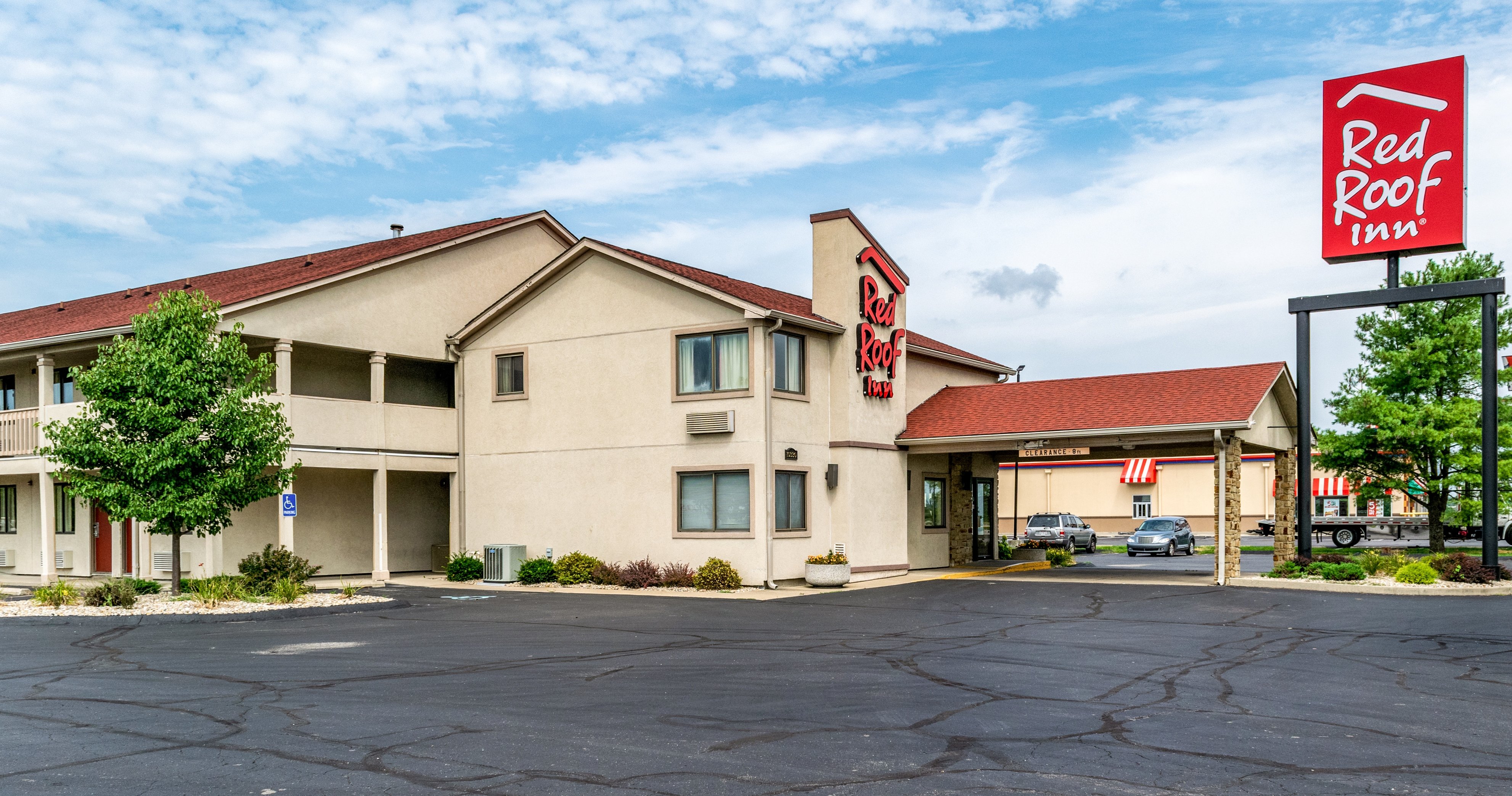Red Roof Inn Columbus - Taylorsville 4/25