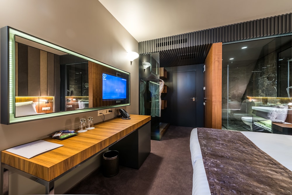 All Seasons Residence Hotel 39/68