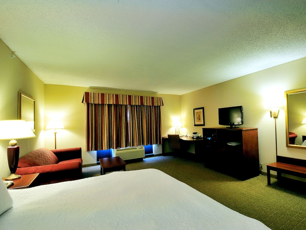 Hampton Inn Fayetteville 29/73