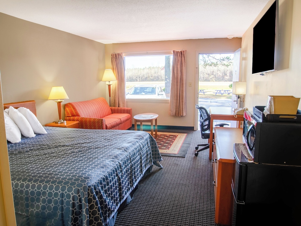 Sportsman Inn by OYO US Hwy-64 16/42
