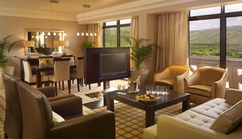 Sun City Hotel 12/50
