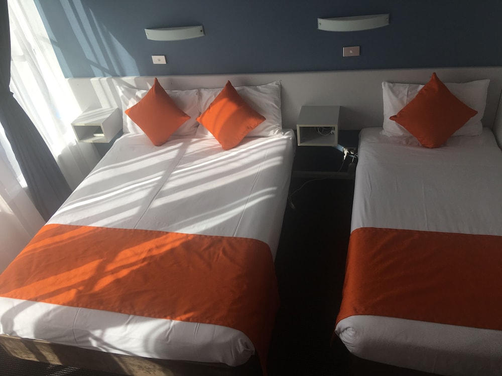 Waterfront Lodge Motel 21/70