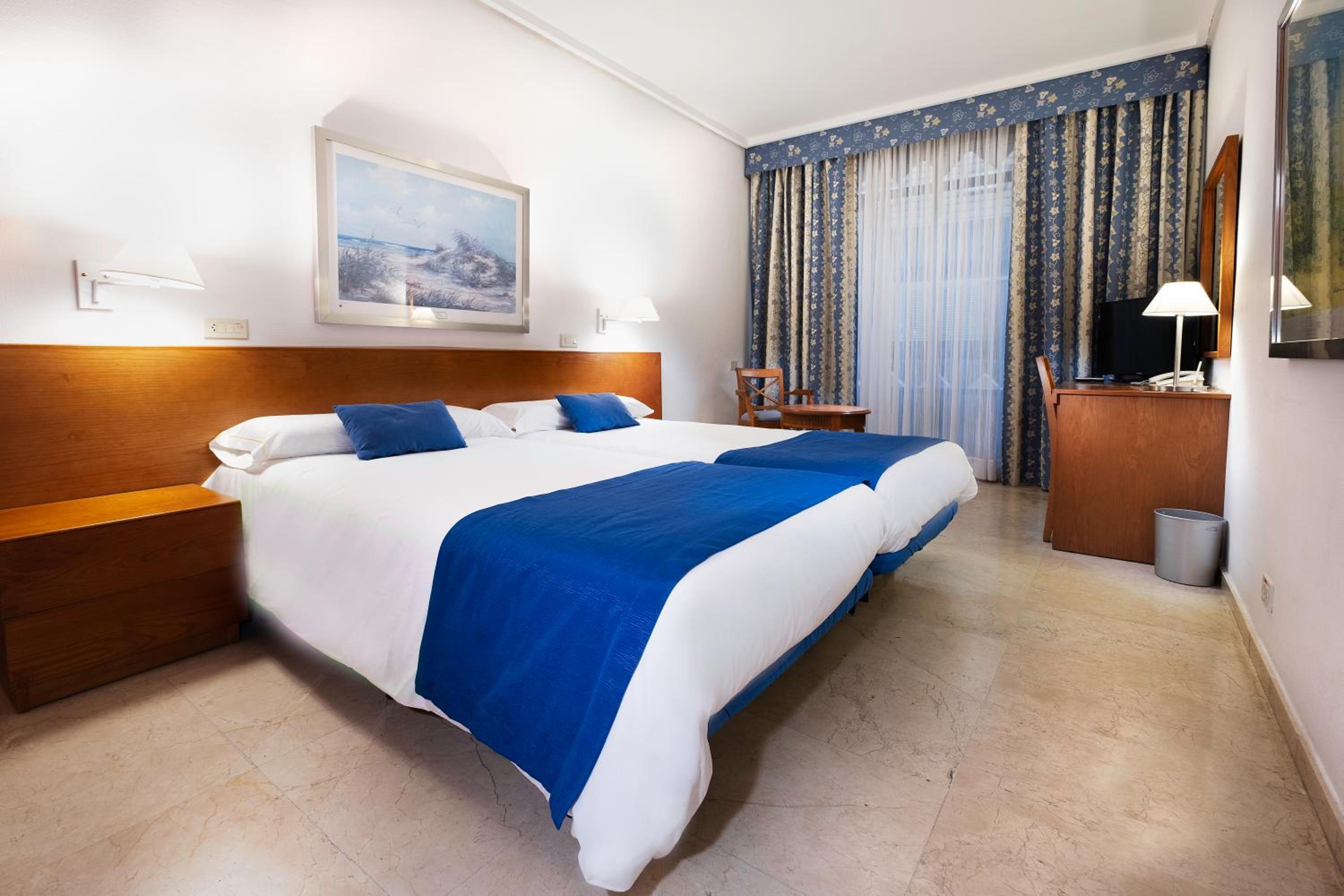 غرفة قياسية بسريرين منفصلين، Concorde Hotel 5/7